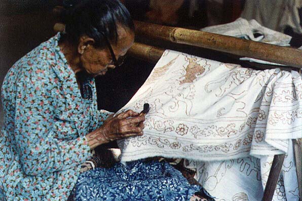 Batik Tulis Jawa: Kekayaan Warisan Dunia yang Harus Dijaga dan Dilestarikan